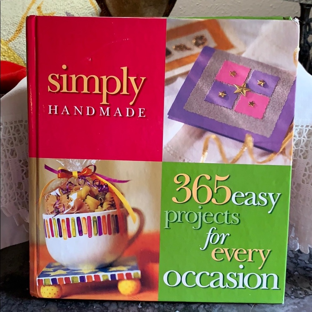 SIMPLY HAND MADE/365 EASY PROJECTS BOOK :CRAFTS